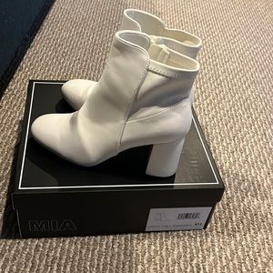 MIA white gogo boots